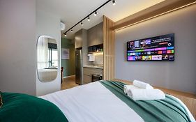Studio Veneza Novidade! Ao lado da Berrini e metrô Brooklin